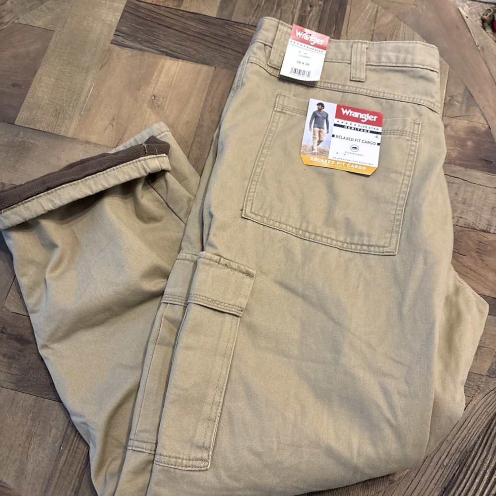 Wrangler Cargo Pants Men's 38x30 Khaki Heritage Relaxed Fit Fleece Lined NEW